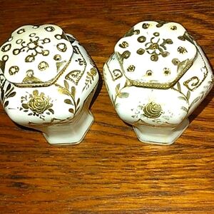 Set of VTG salt and pepper shakers